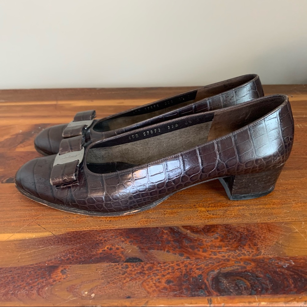 Salvatore Ferragamo Brown Croc Vara Bow Pumps - Picture 7 of 9